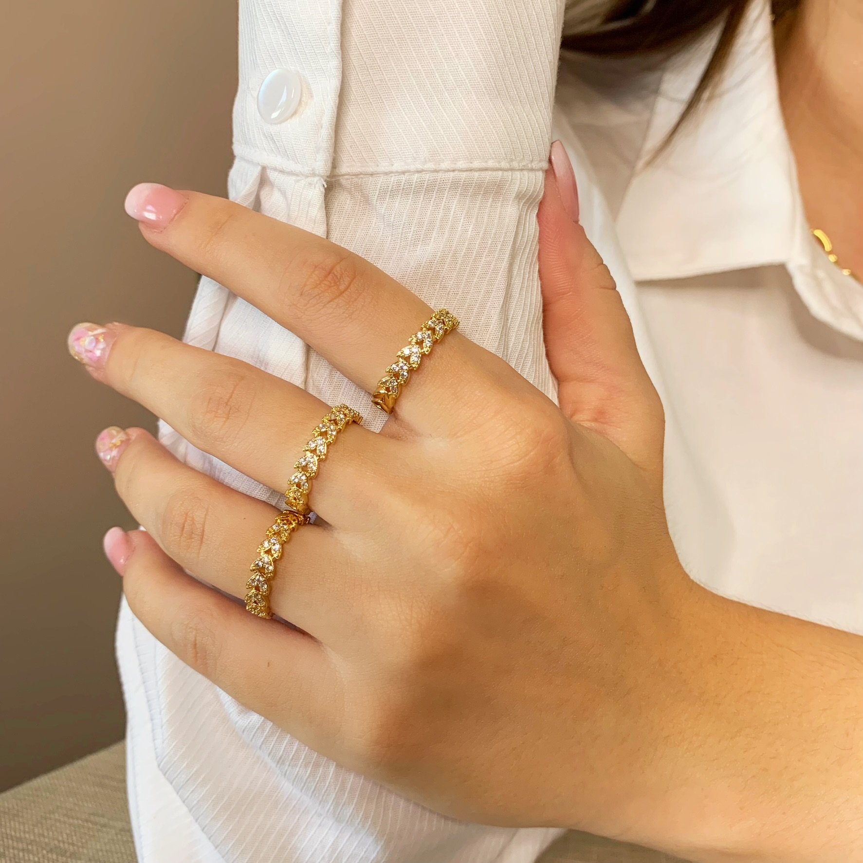 Anel Setas Cravejado Banhado a Ouro 18k