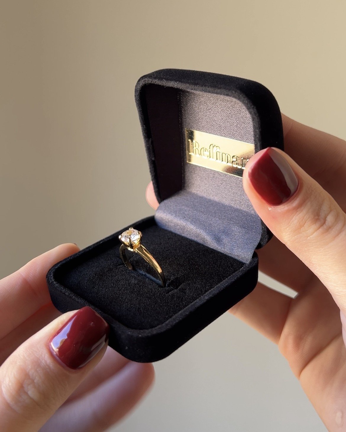 Anel Solitário Clássico Liso Banhado a Ouro 18k