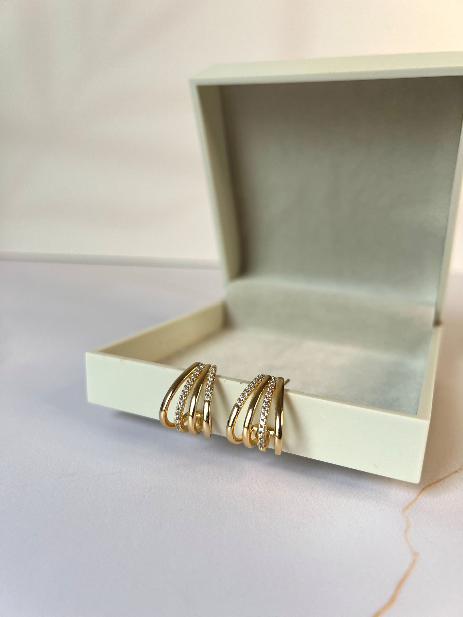 Argola 4 Filetes Banhada a Ouro 18k