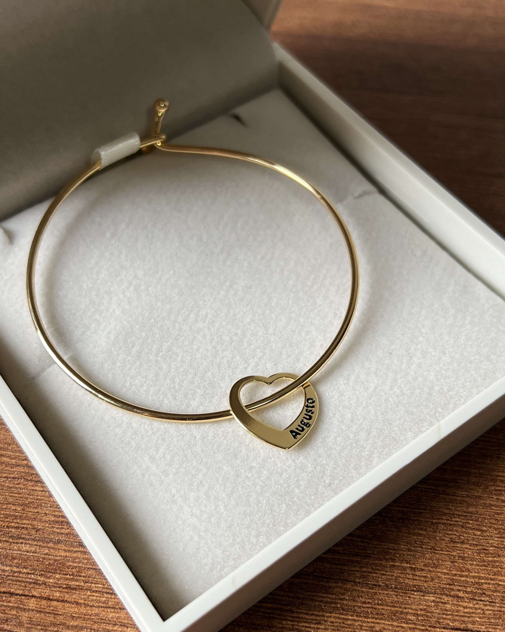 Bracelete Personalizado Pingentes Corações