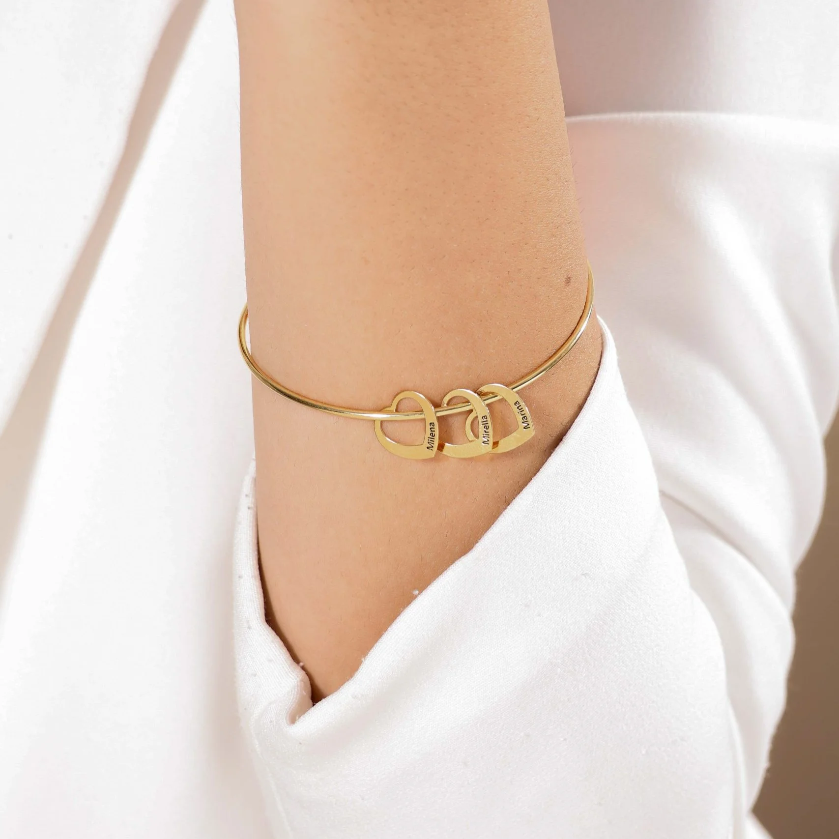 Bracelete Personalizado Pingentes Corações