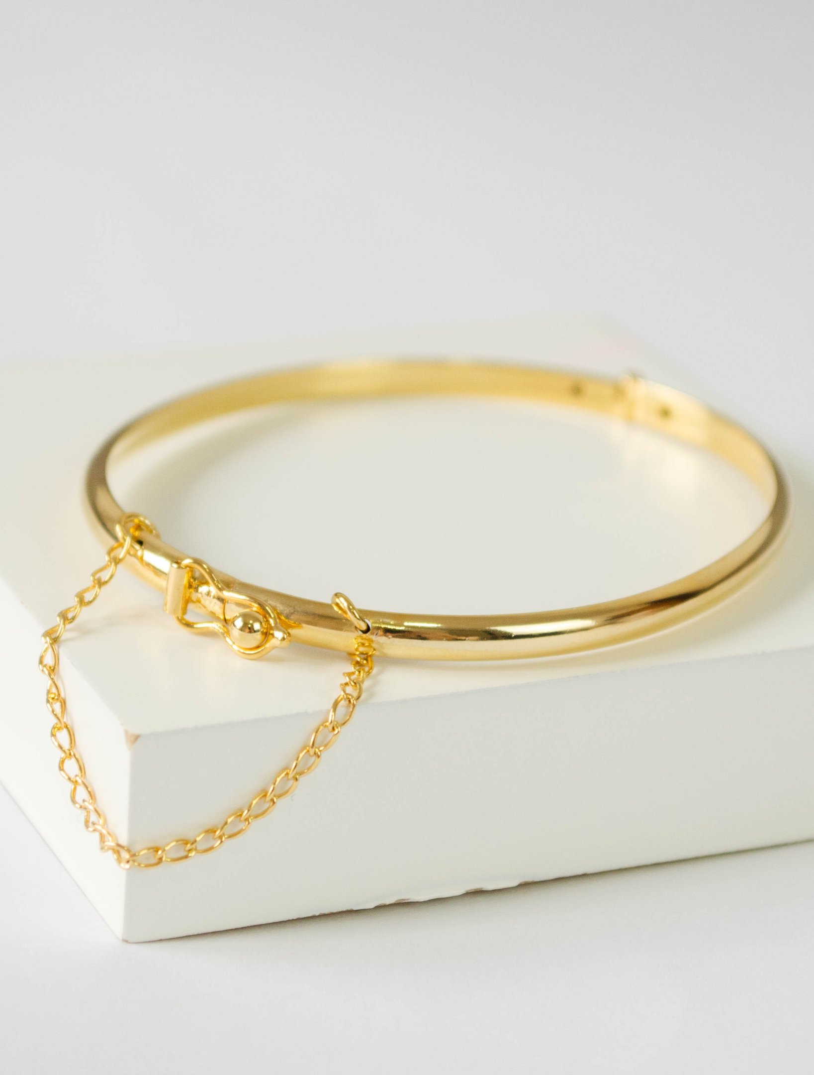 Bracelete Liso com Fecho Banhado a Ouro 18k