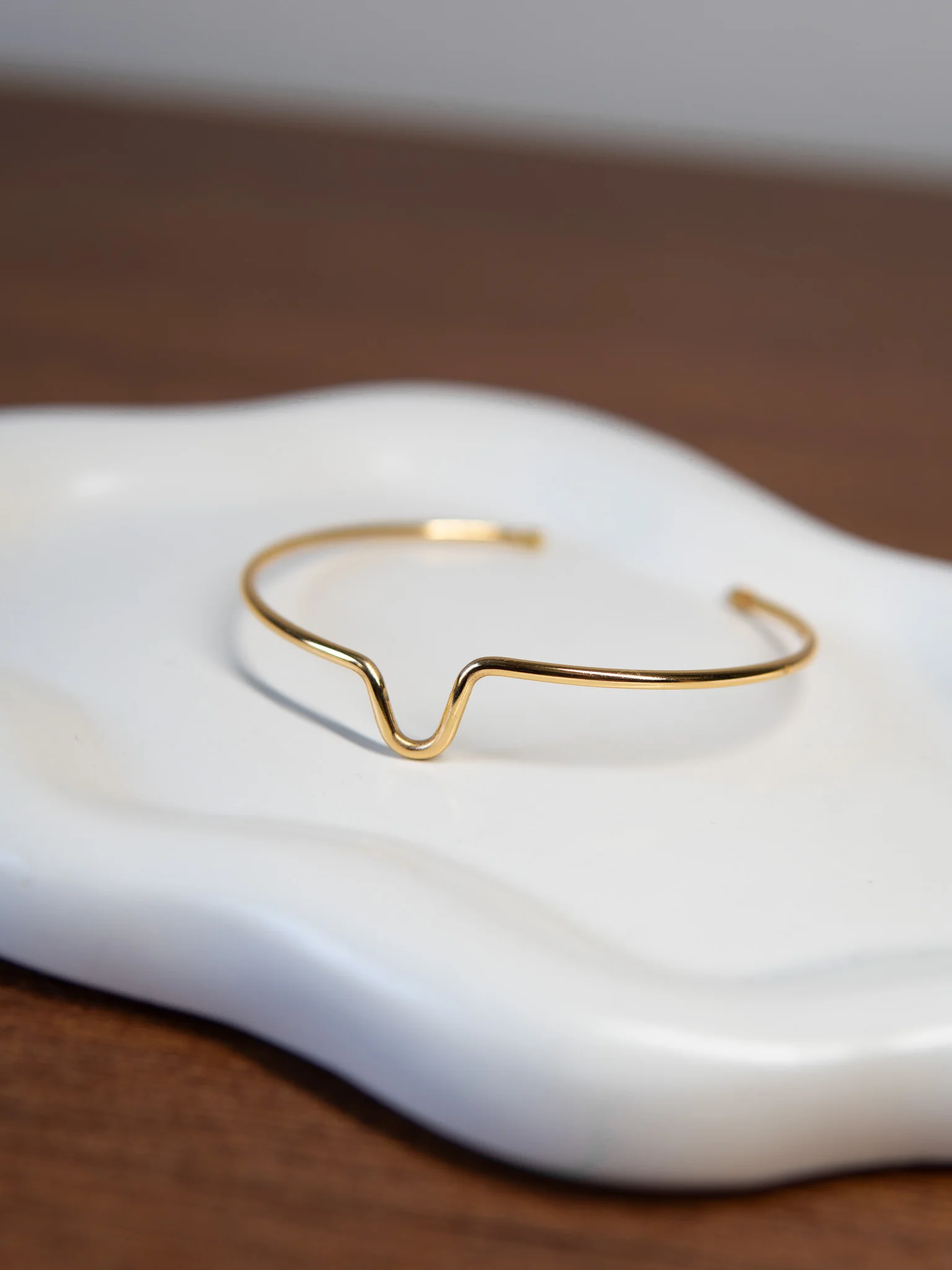 Bracelete V Banhado a Ouro 18k