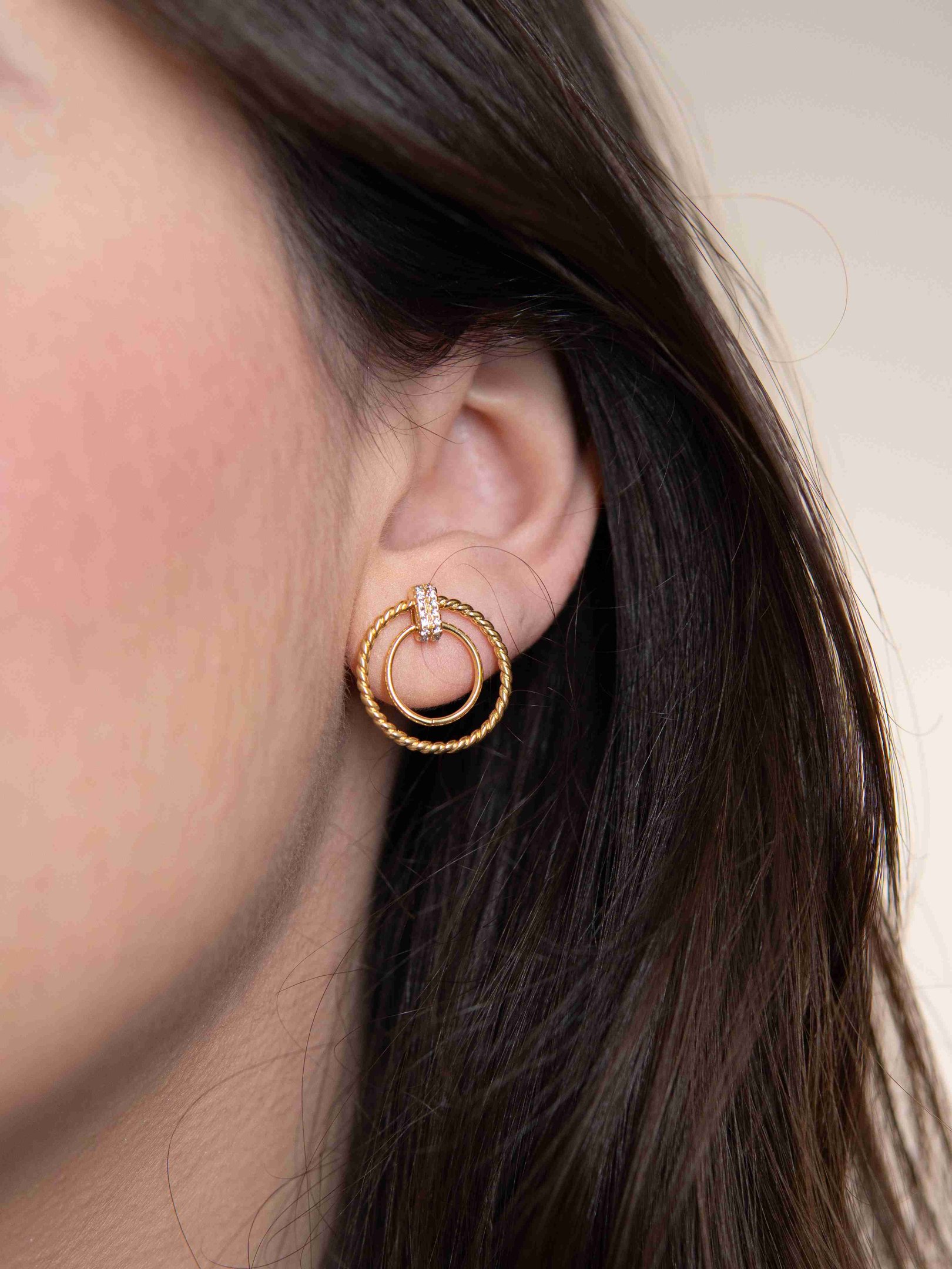 Brinco Circular Detalhes Banhado a Ouro 18k