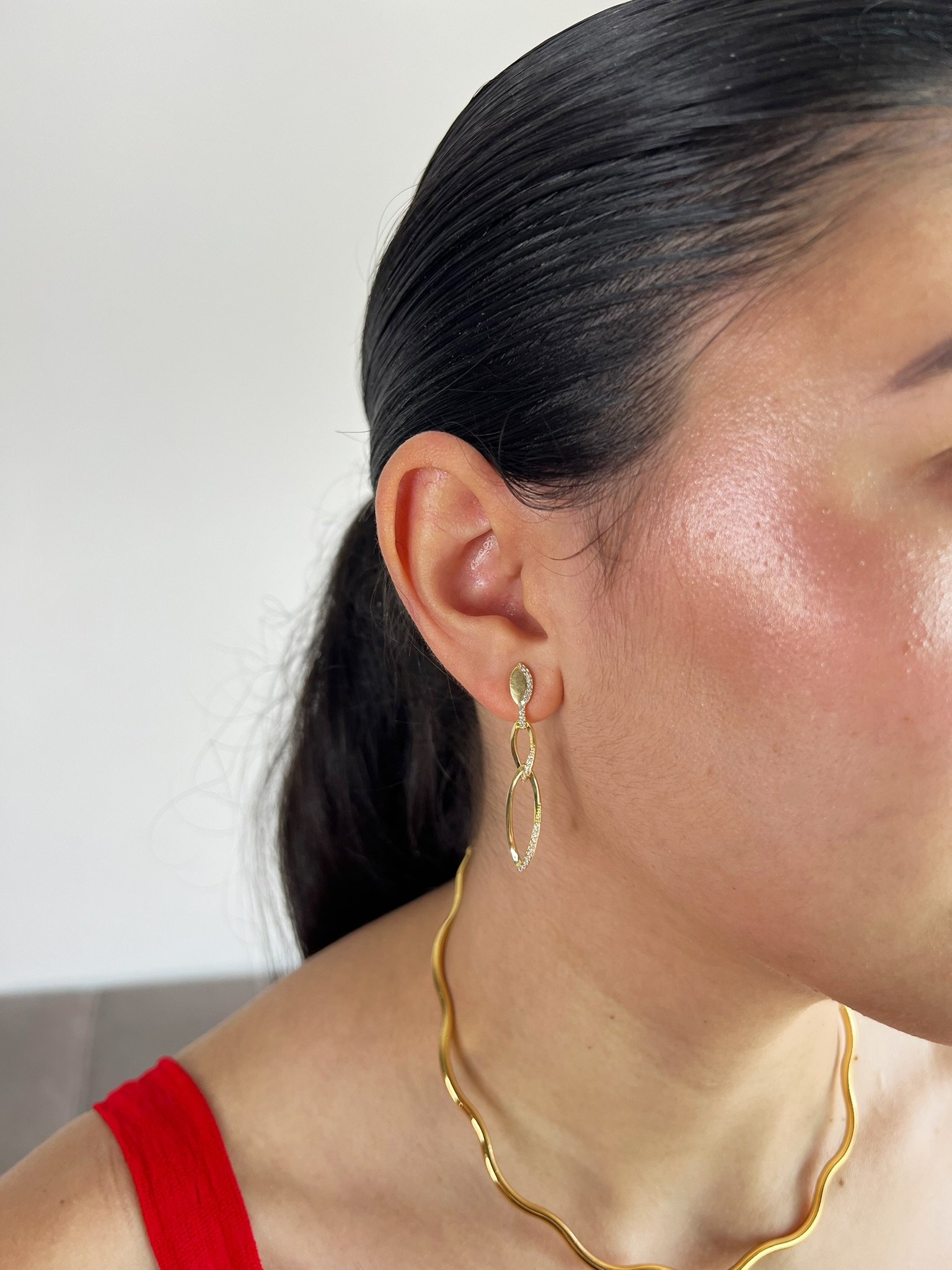 Brinco Elos Elegante Banhado a Ouro 18k