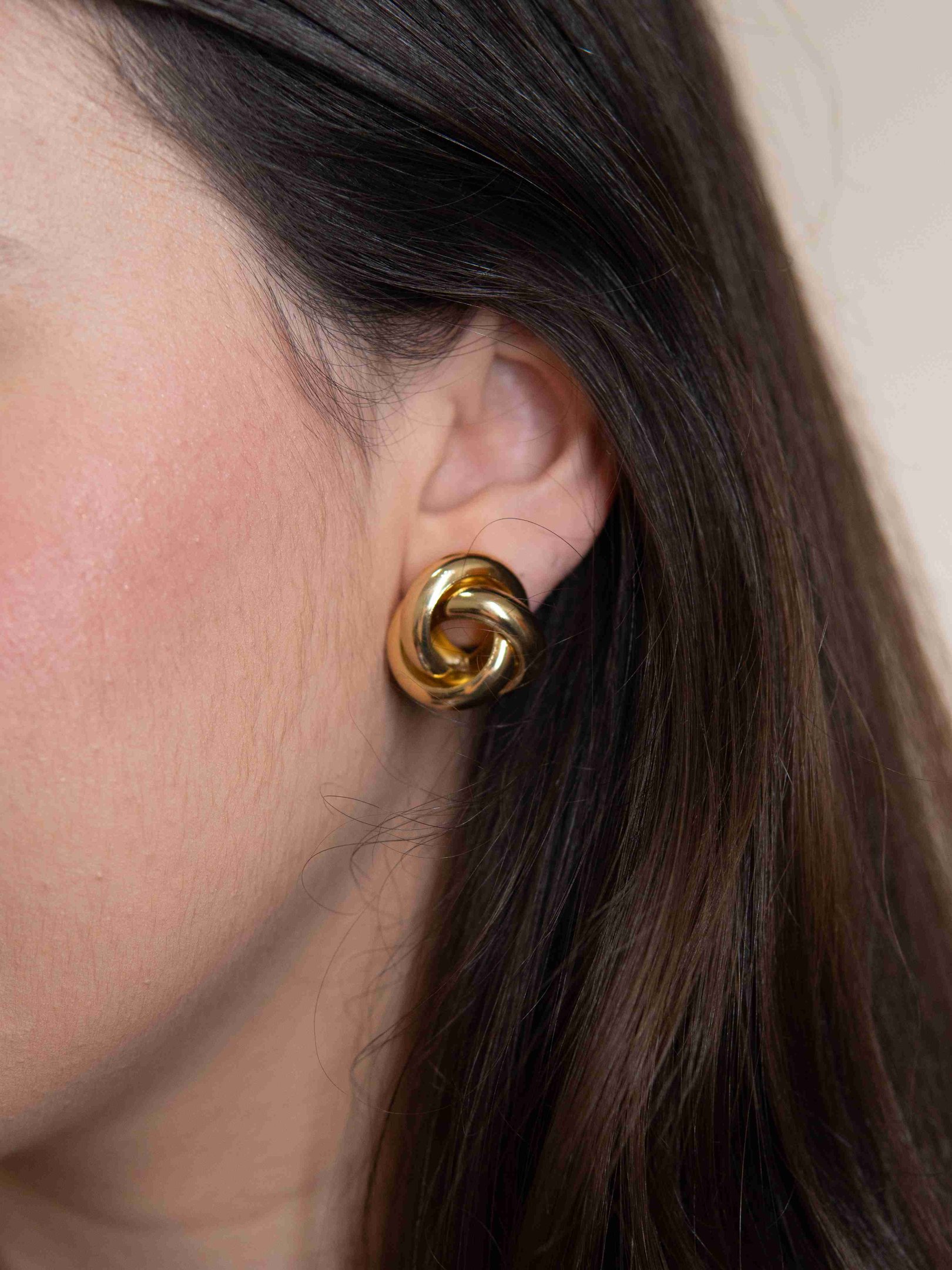 Brinco Entrelaçado Banhado a Ouro 18k