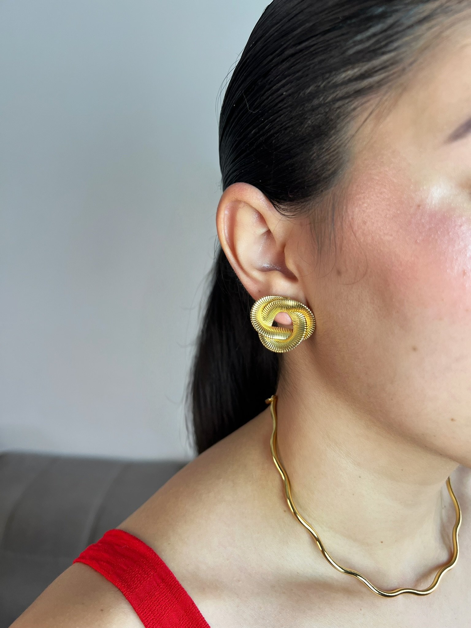 Brinco Flor em Malha Banhado a Ouro 18k