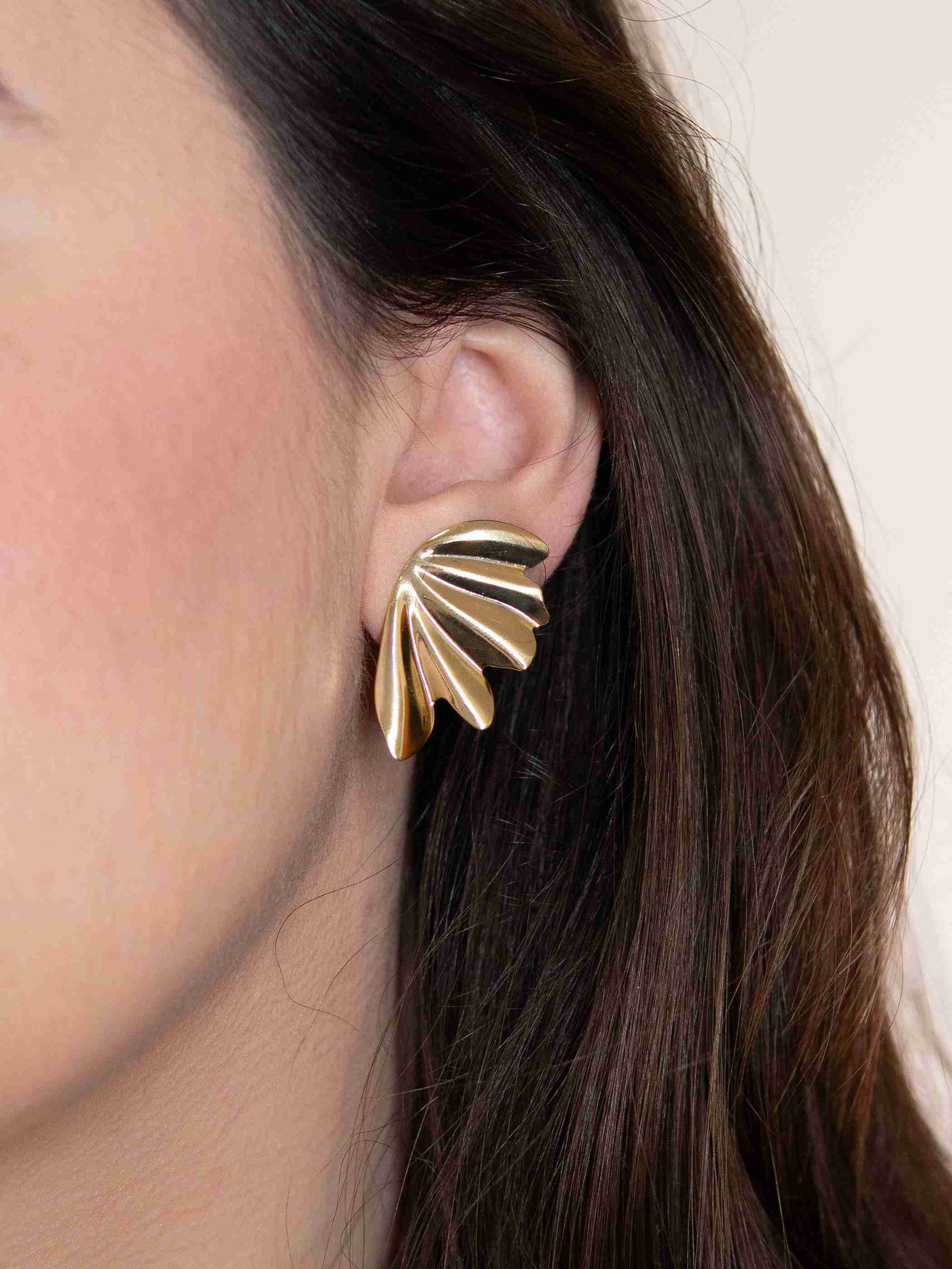 Brinco Orgânico Asas Banhado a Ouro 18k