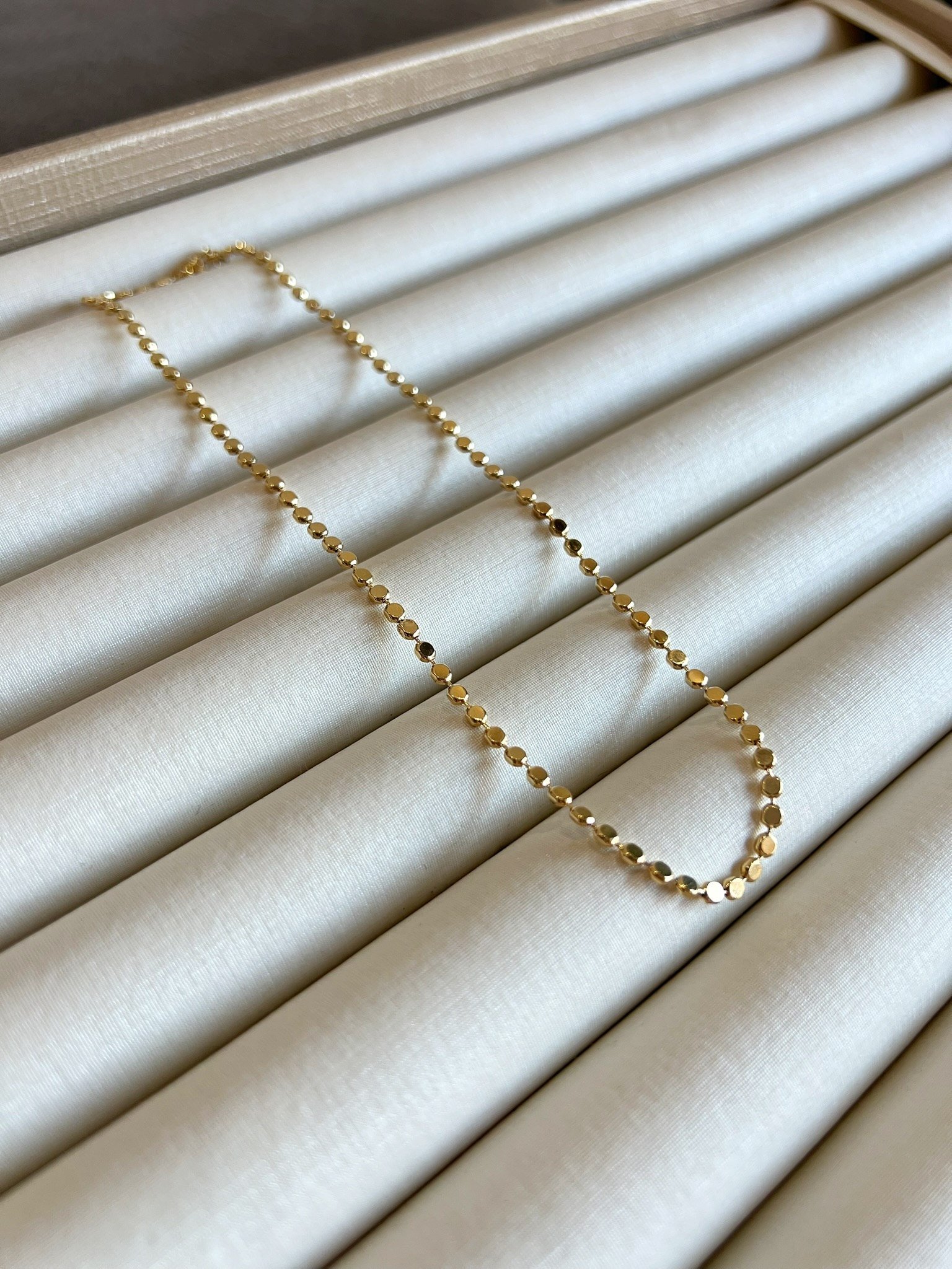 Choker Esfera achatada Banhada a Ouro 18k
