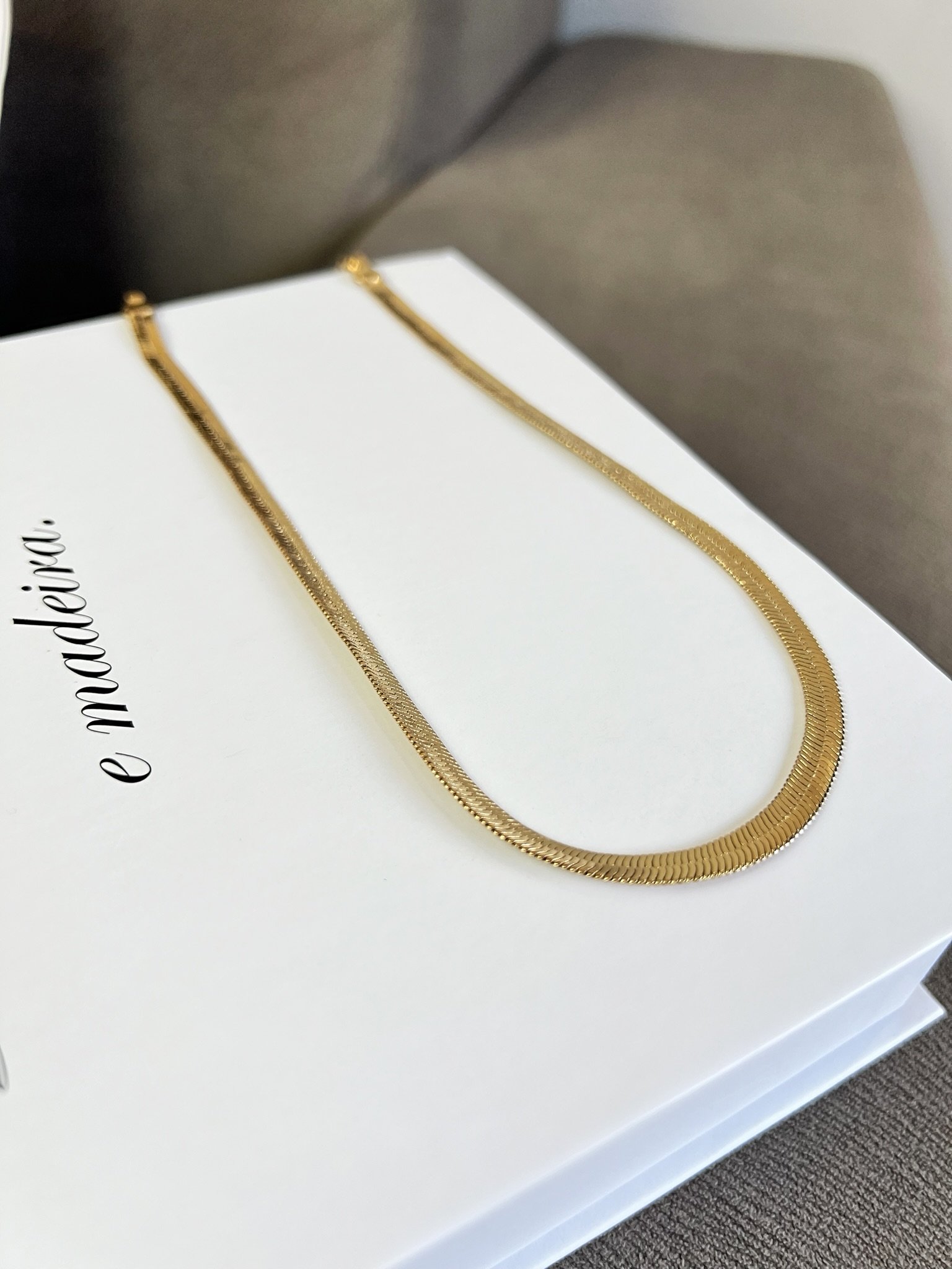 Colar/Choker Fita Lisa Banhado a Ouro 18k