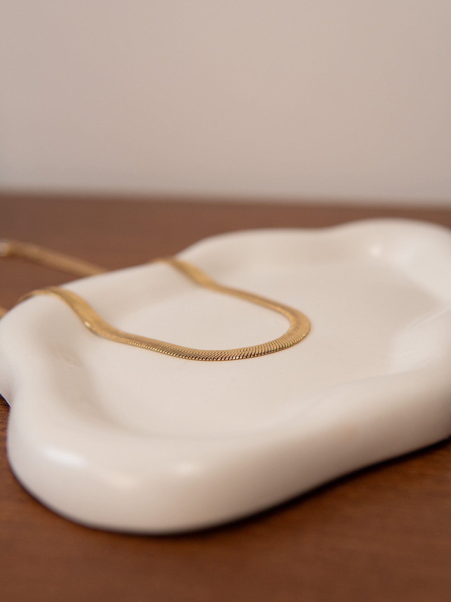 Colar Fita Lisa Semijoia Banhado a Ouro 18k