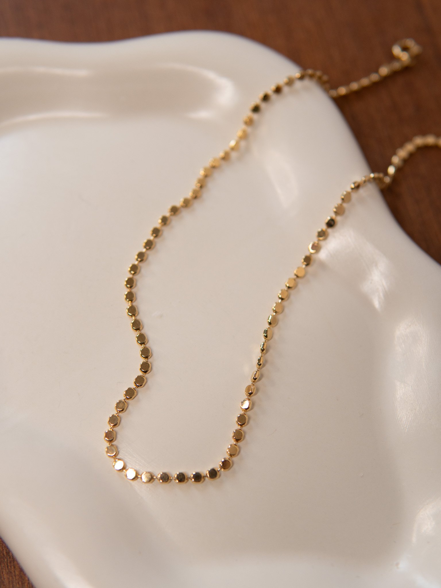 Colar Esferas achatadas Semijoia Banhada a Ouro 18k