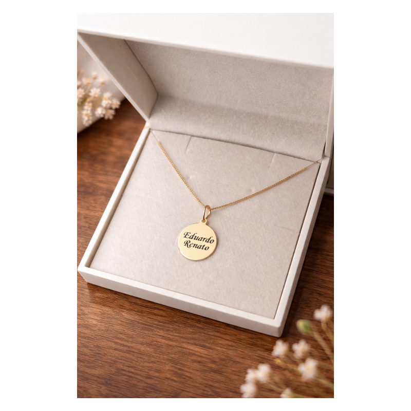 Colar Medalhinha Personalizado Banhado a Ouro 18k e Prata 925