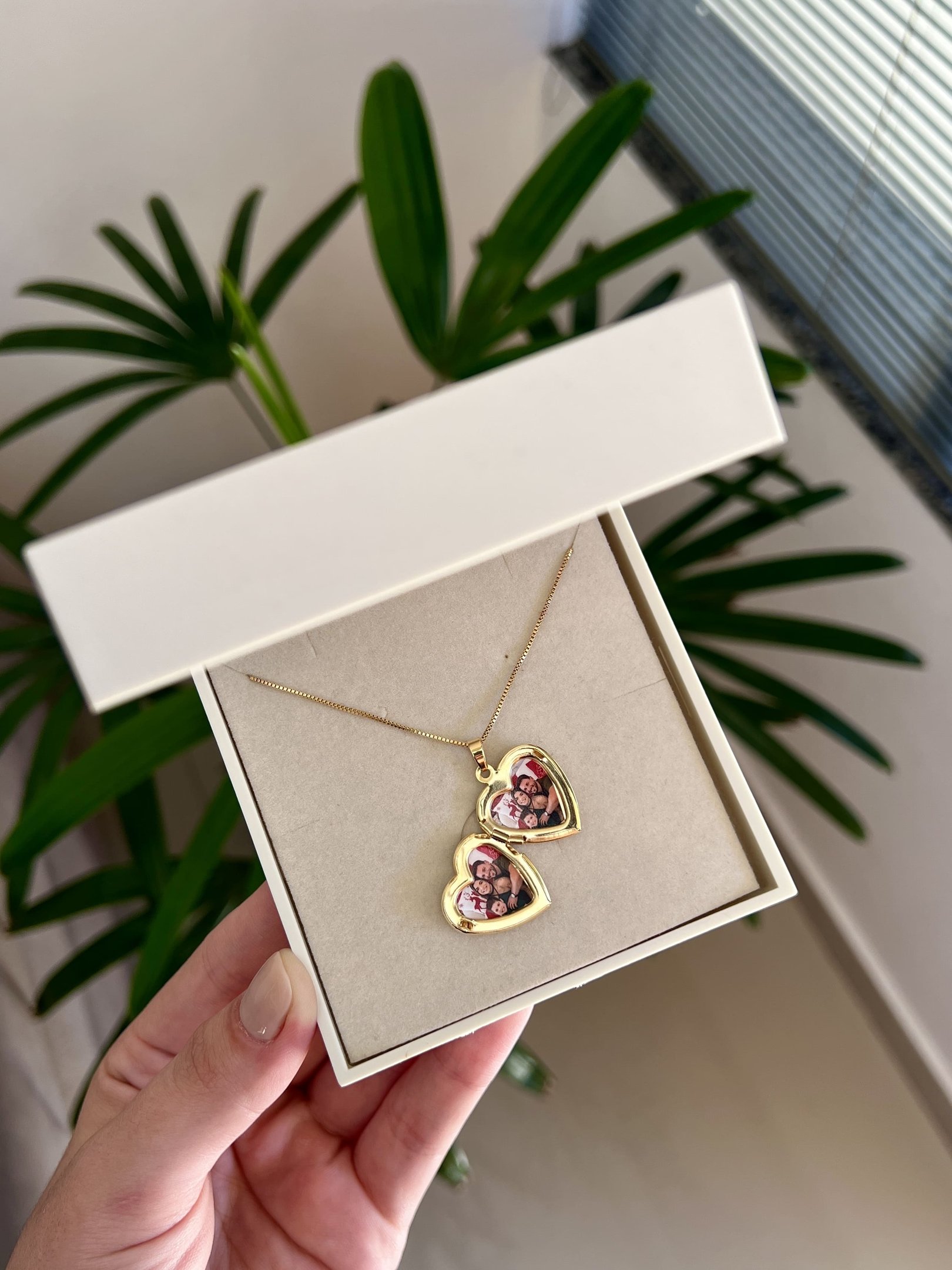Colar Relicário Coração Banhado a Ouro 18k