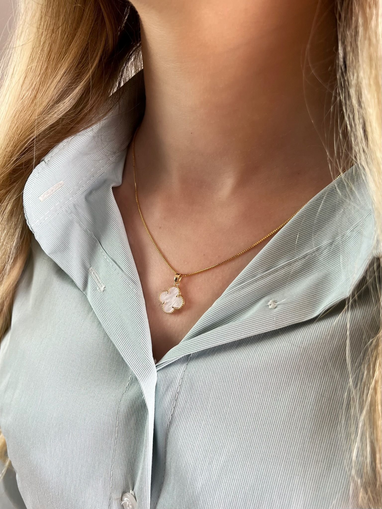 Colar Trevo Madrepérola Banhado a Ouro 18k