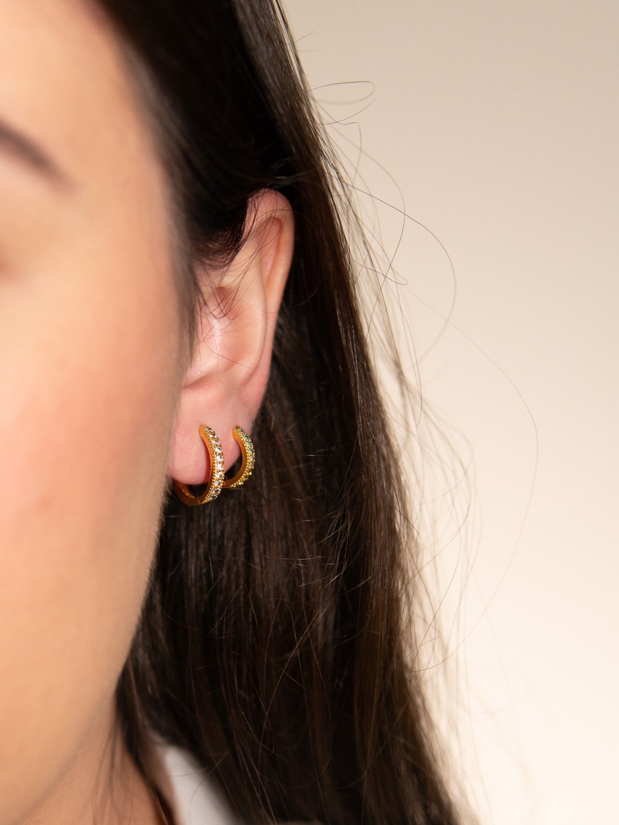 Dupla de Argola Clic Cravejada Banhada a Ouro 18k