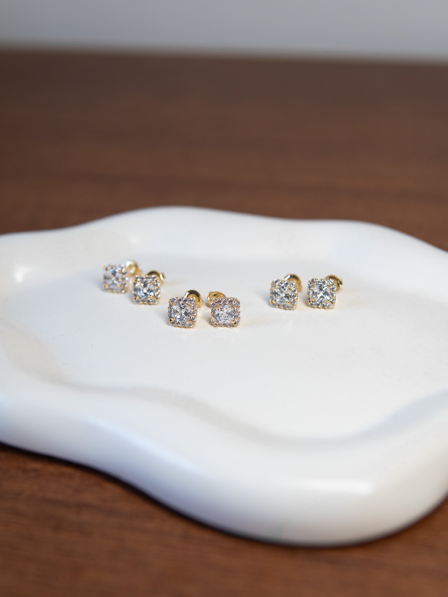 Trio de Brincos Quadrados Cravejados Banhado a Ouro 18k