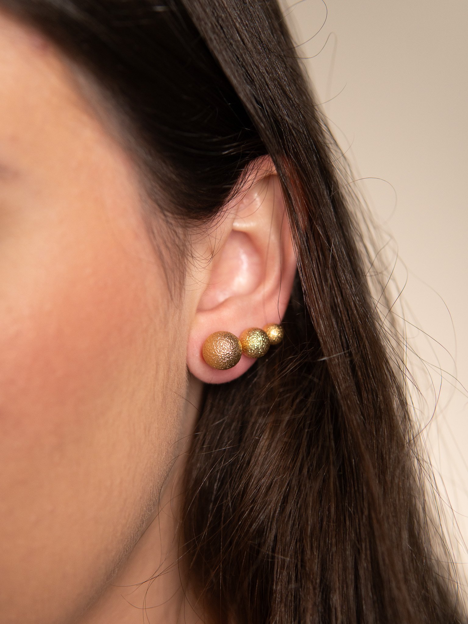 Trio de Esferas Jateadas Banhado a Ouro 18k